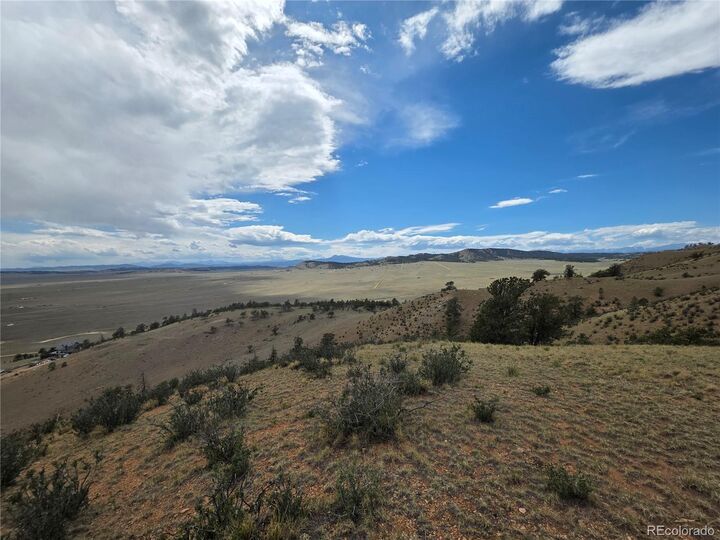 Property Photo:  902 Settele Drive  CO 80449 