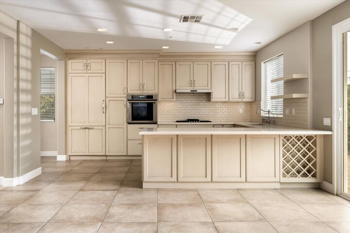 Property Photo:  1109 Calle Lagunitas  CA 93013 