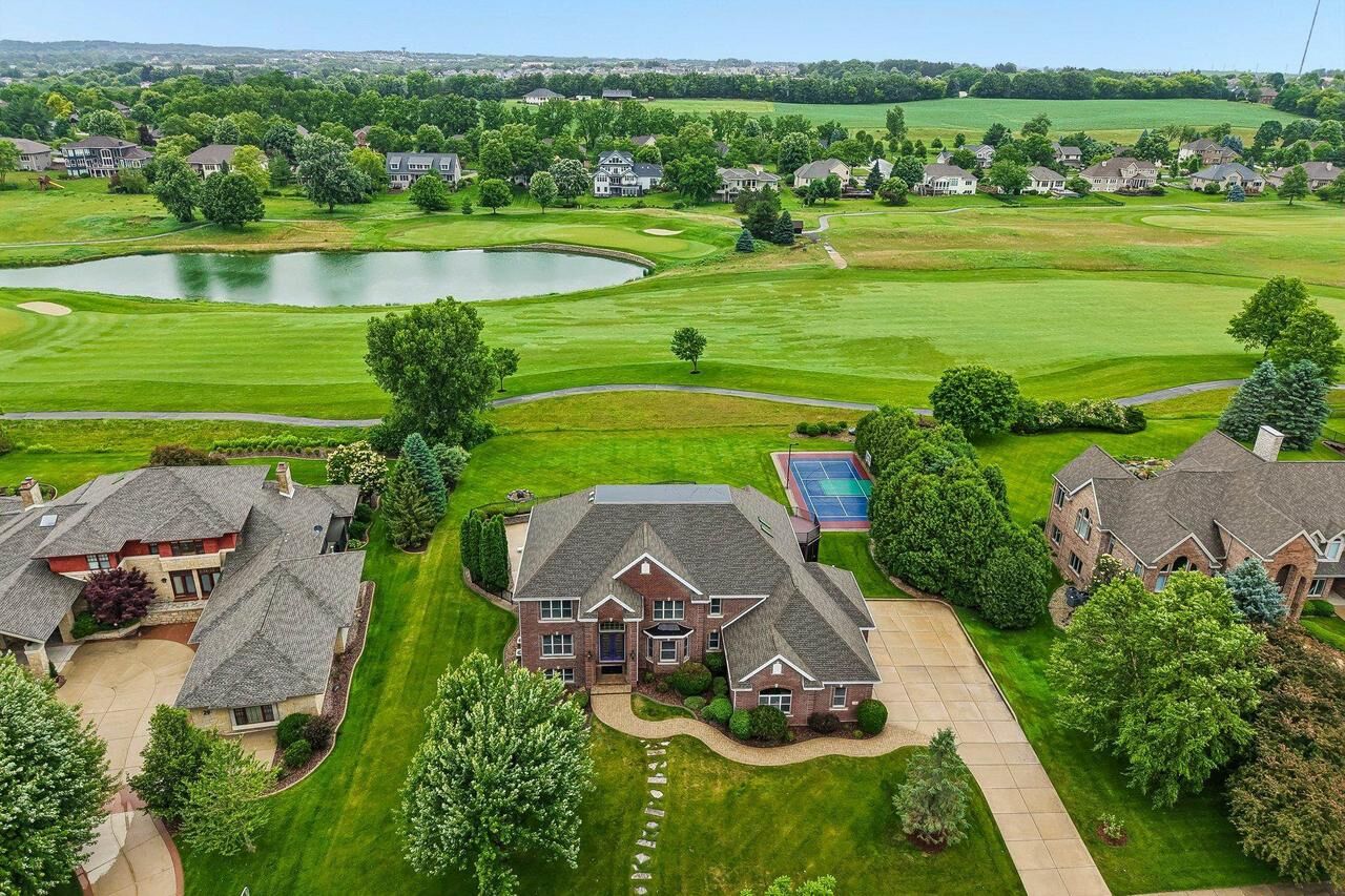 Property Photo:  25 Turnwood Circle  WI 53593 
