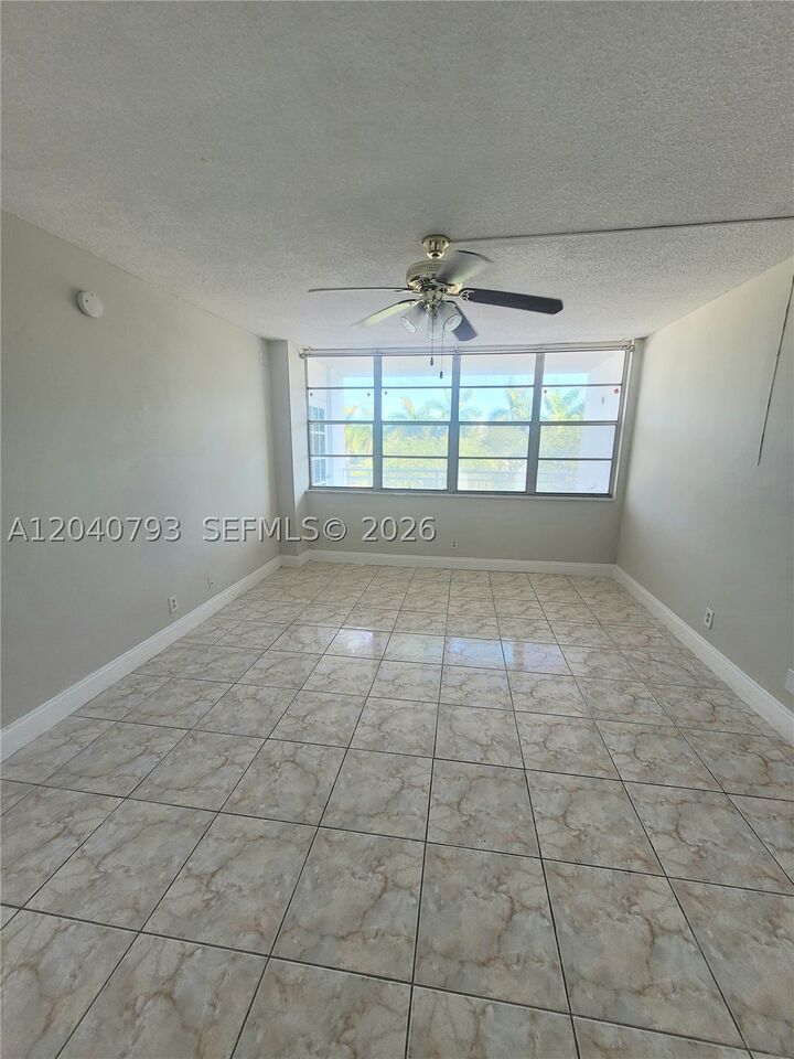 Property Photo:  2025 NE 164th St 319  FL 33162 