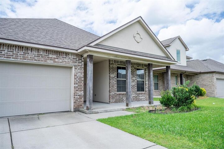 Property Photo: 283 Windsor Woods Drive LA 70665