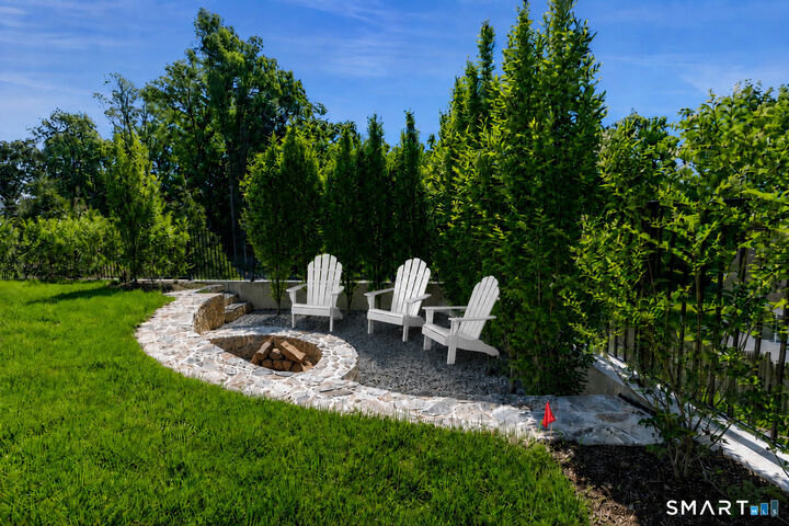 Property Photo:  13 Edgemarth Hill Road  CT 06880 