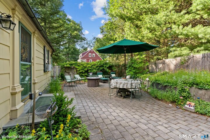 Property Photo:  345 Ridgewood Road  CT 06107 
