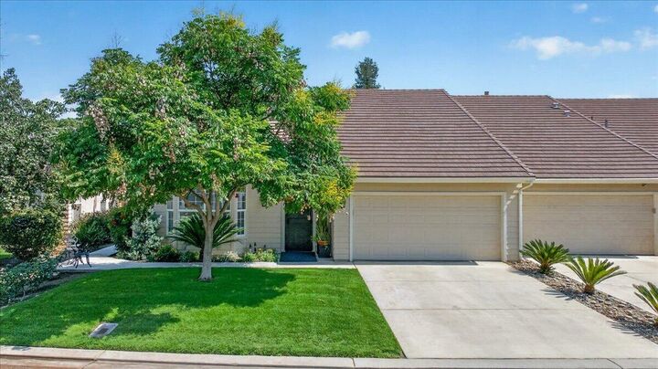 Property Photo: 337 Village Drive CA 93618
