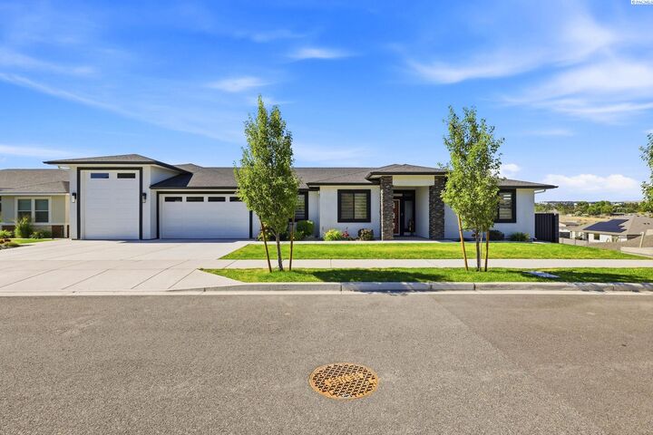 Property Photo: 6029 W 31st Ave WA 99338