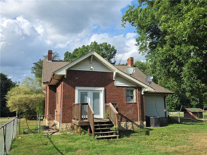 Property Photo:  6045 Bringle Ferry Road  NC 28146 