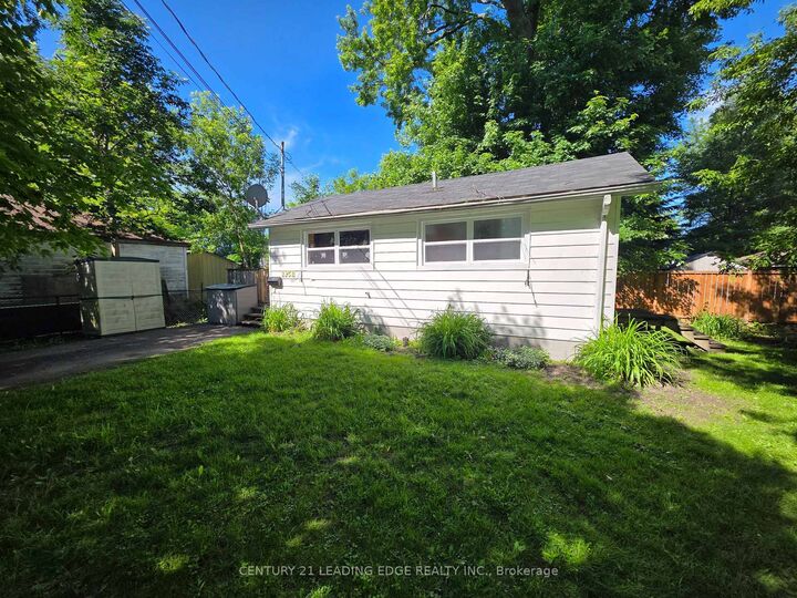Property Photo:  235 Bayview Avenue B  ON L4P 2T4 