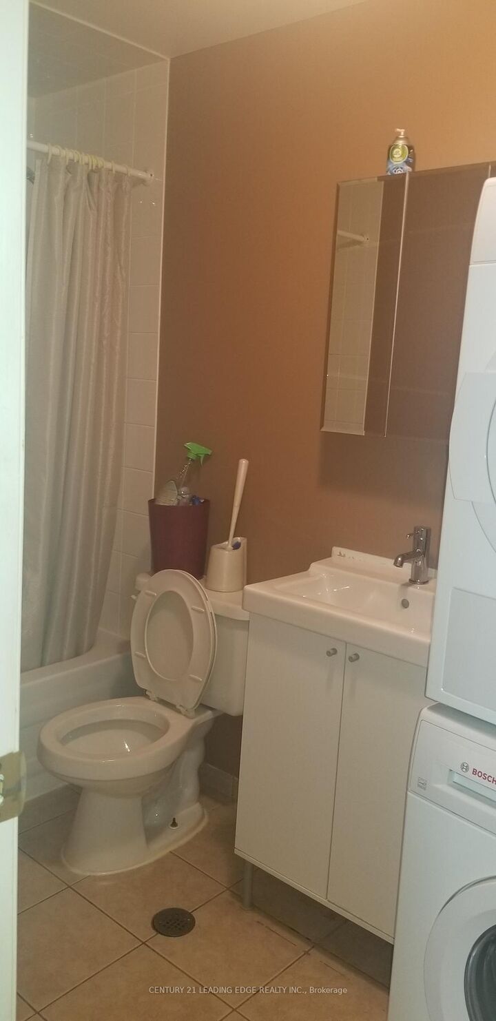 Property Photo:  959 Bloor Street W 1  ON M6H 1L7 