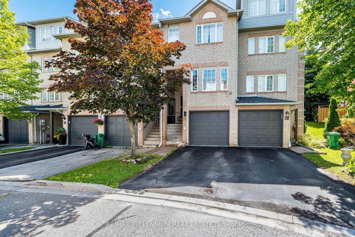 36 Spadina Road 36 — photo 1