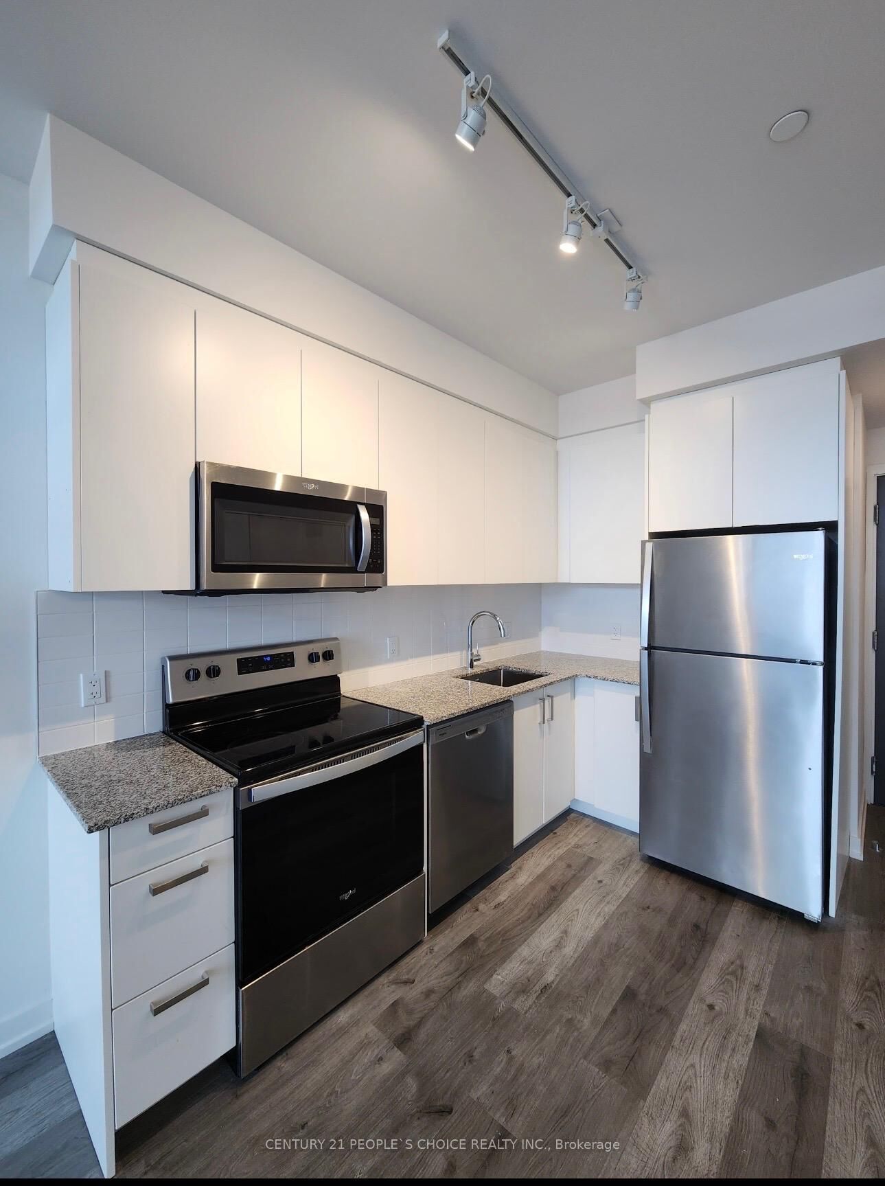 Property Photo: 1010 Dundas Street E 521 ON L1N 2K2