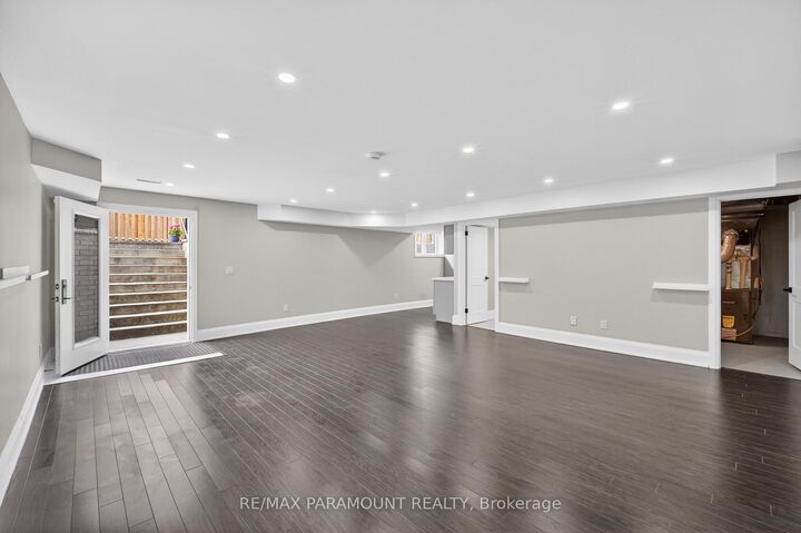 Property Photo:  38 York Road  ON M9R 3E4 