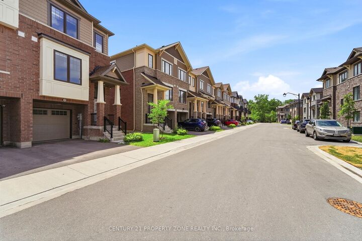 Photo de la propriété: 185 Bedrock Drive 36 ON L8J 0M5