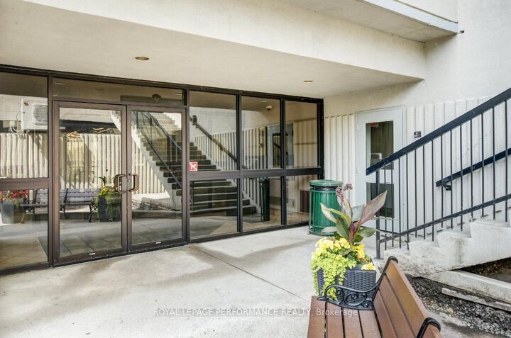Property Photo: 158C McArthur Avenue 708 ON K1L 8E7