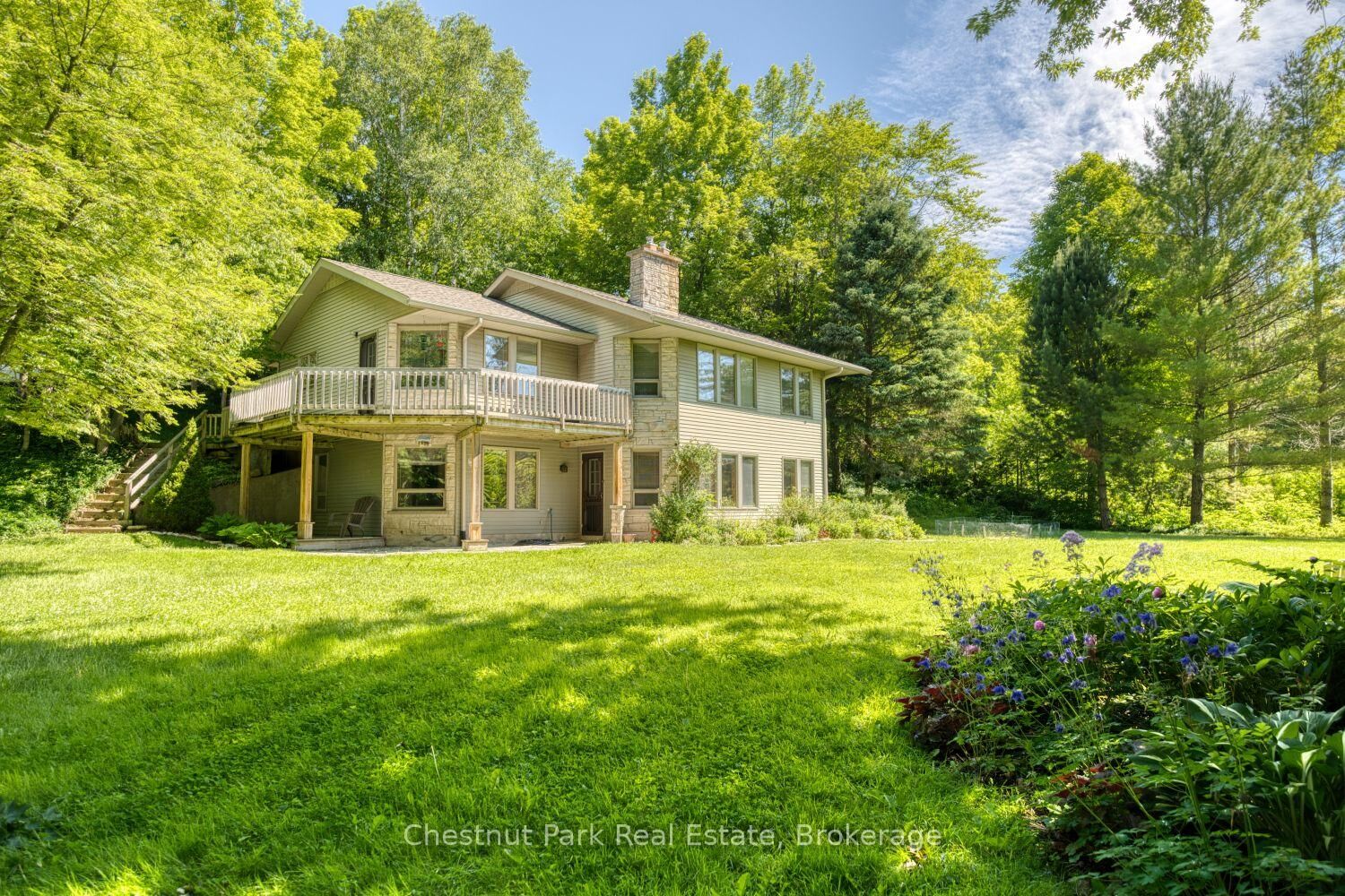 Property Photo: 109 Maple Ridge Road ON N4K 5N4