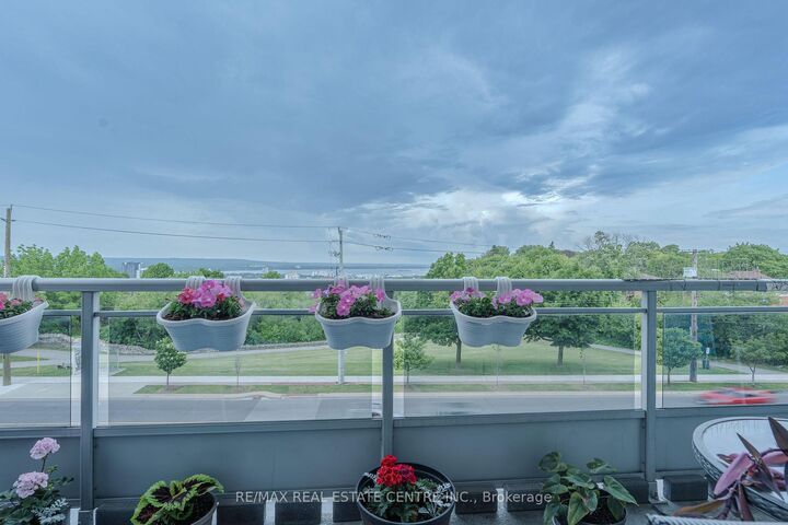Property Photo: 350 Concession Street 403 ON L9A 1B6