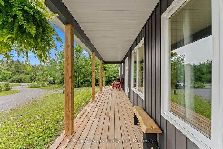 Property Photo: 86 Ellwood Crescent ON K0M 1A0