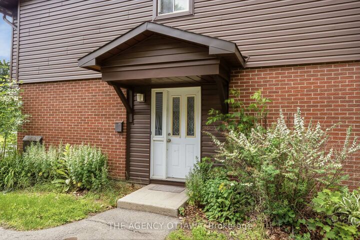 Property Photo: 3202 Stockton Drive 85 ON K1T 1S1