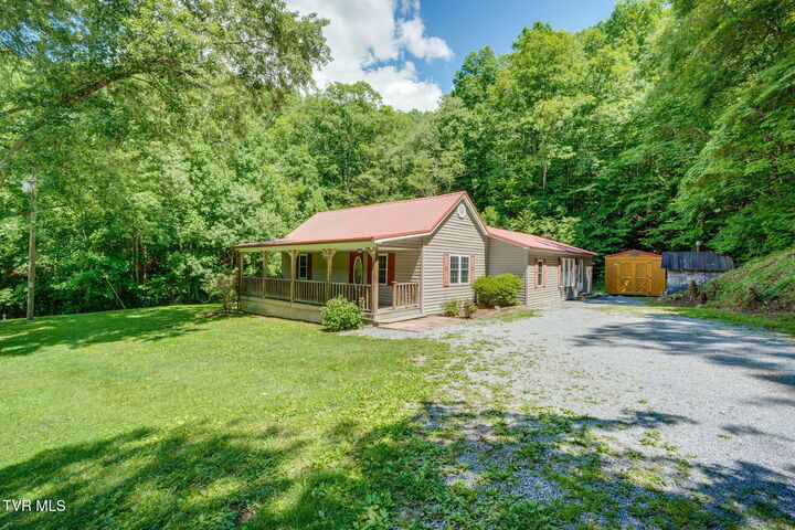 Property Photo: 204 Thomas Road TN 37857