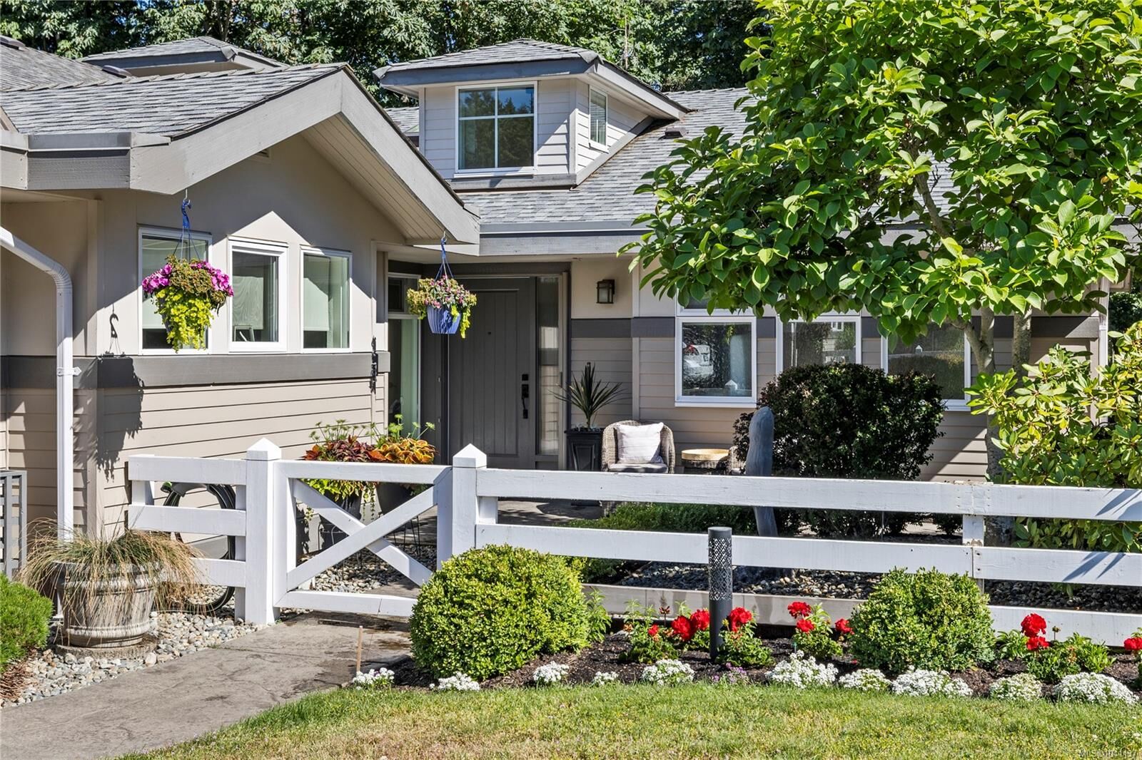 Property Photo: 500 Corfield St #8 BC V9P 0A8