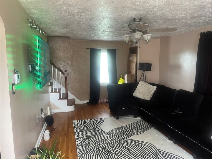Property Photo: 206 Camfield St PA 15210