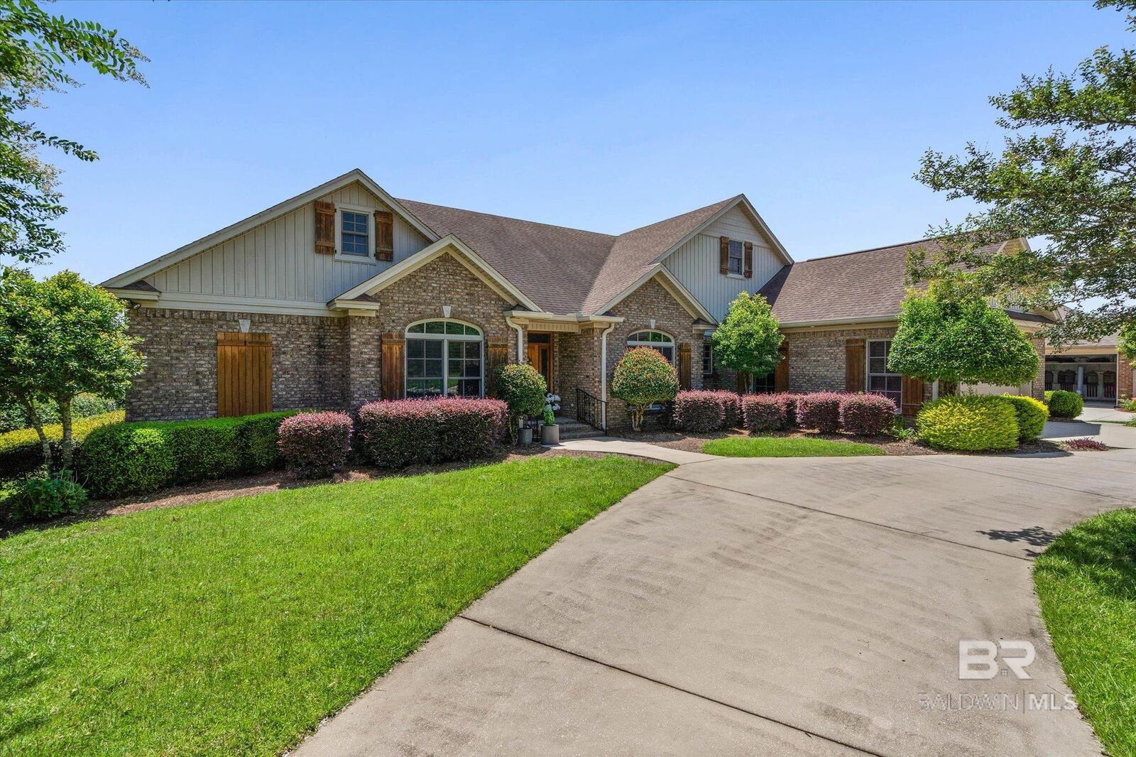 Property Photo: 18985 Quail Creek Drive AL 36532