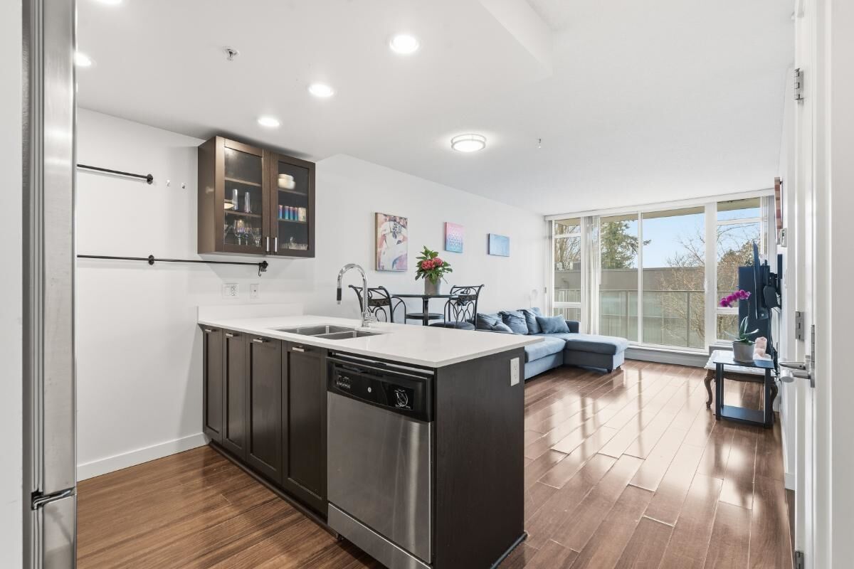 Property Photo: 4818 Eldorado Mews 319 BC V5R 0B3