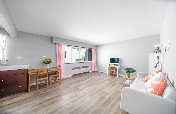 Property Photo: 8622 Selkirk Street 108 BC V6P 4J3