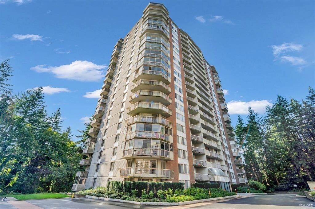 Property Photo: 2024 Fullerton Avenue 702 BC V7P 3G4