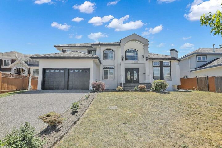 12242 98A Avenue — photo 1