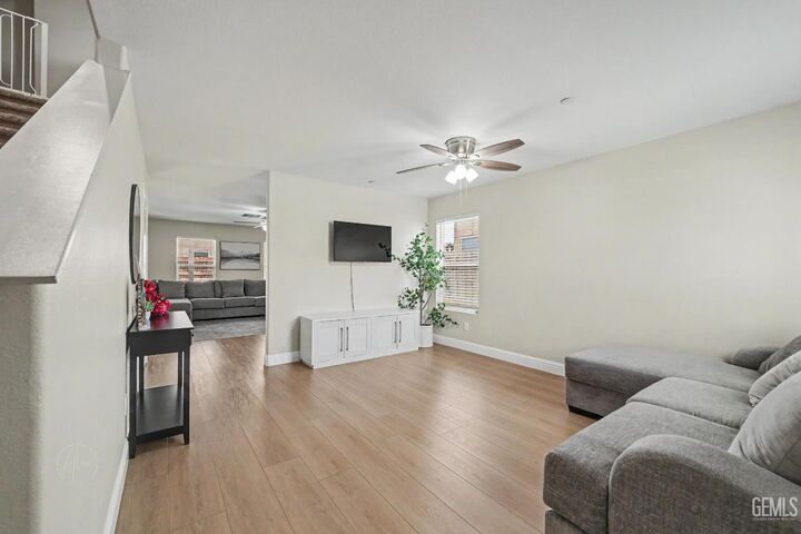 Property Photo:  5816 Commonwealth Avenue  CA 93313 
