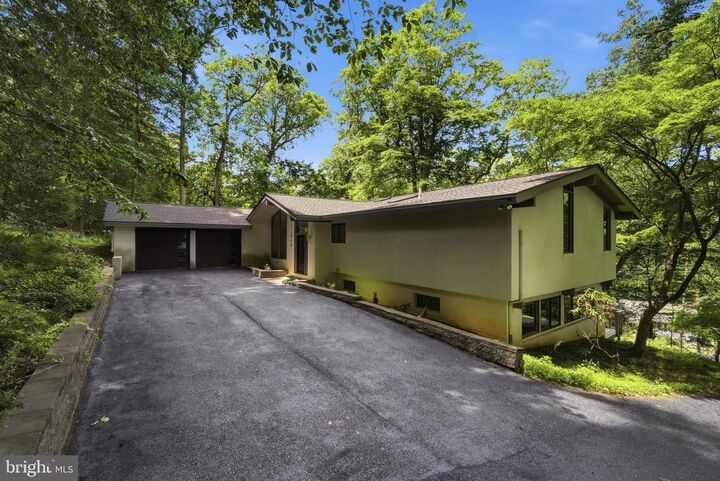 Property Photo:  3220 Sawmill Road  PA 19073 