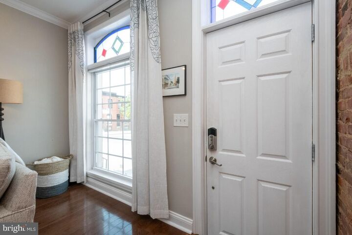 Property Photo:  747 S Curley Street  MD 21224 