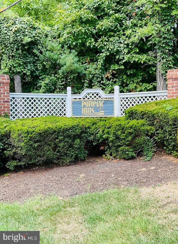 Property Photo:  404 Potomac Hills Drive  VA 22554 