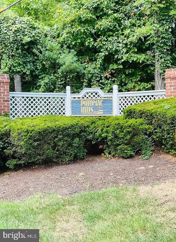 Property Photo:  404 Potomac Hills Drive  VA 22554 