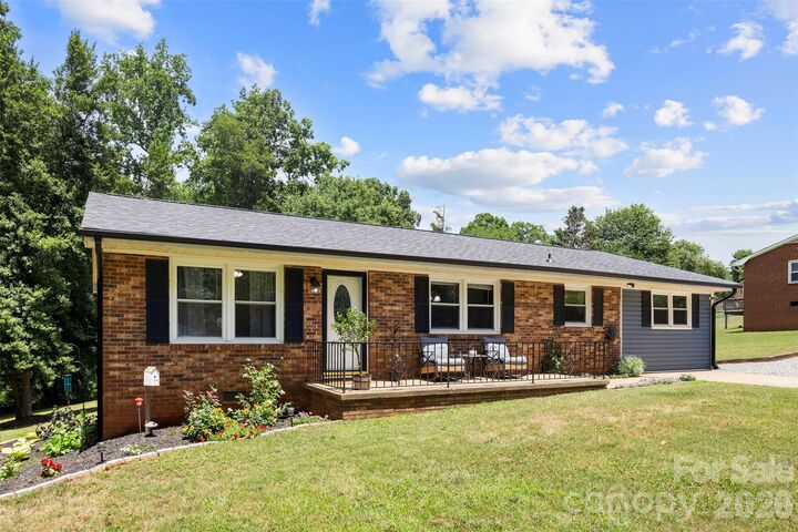 Property Photo:  3018 Harold Court  NC 28152 