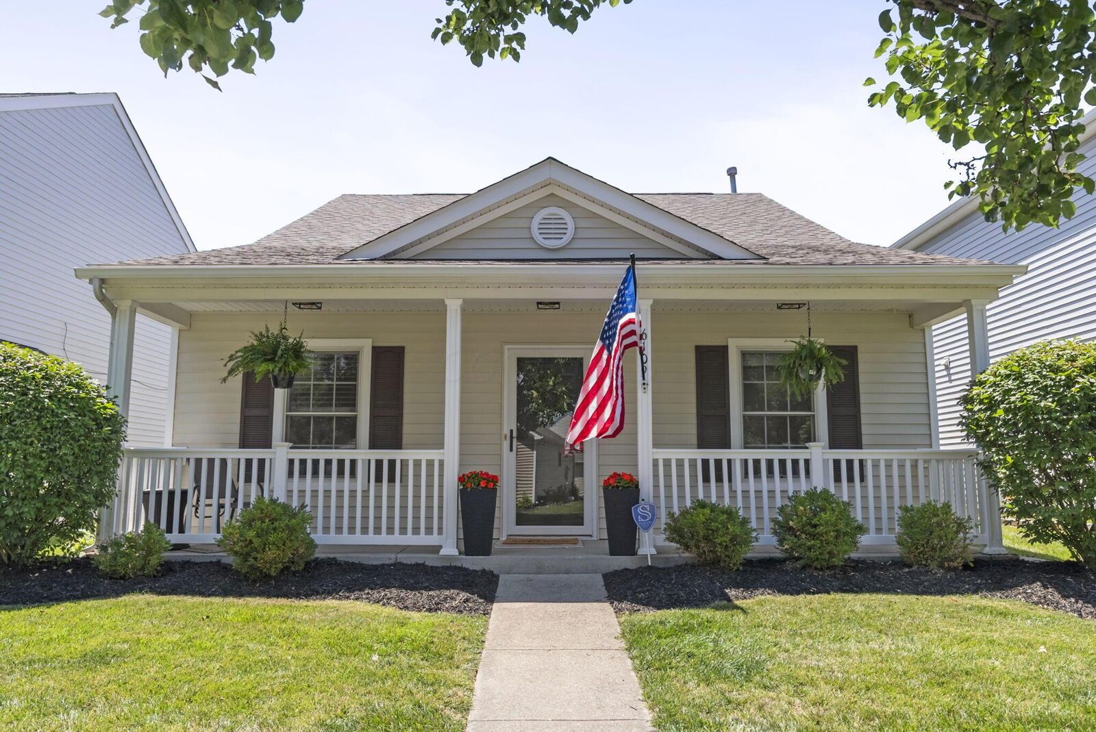 Property Photo:  6109 Treaty Lane  OH 43119 