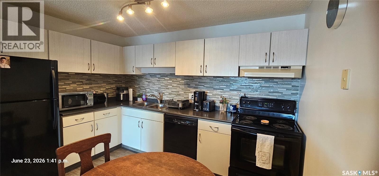 Property Photo:  204 315 Kingsmere Boulevard  SK S7J 3R1 