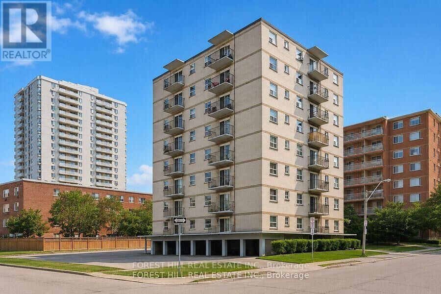 Property Photo:  92 Robinson Street 202  ON L8P 1Z1 