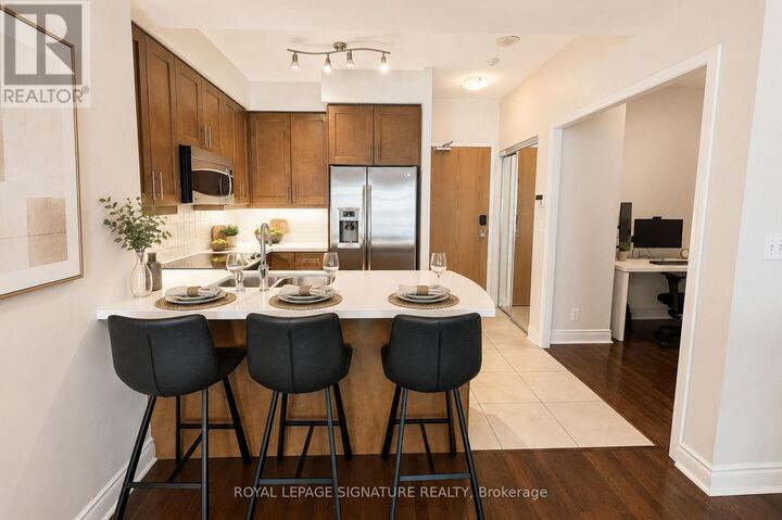 Property Photo:  1910 Lake Shore Boulevard 1109  ON M4S 1A2 