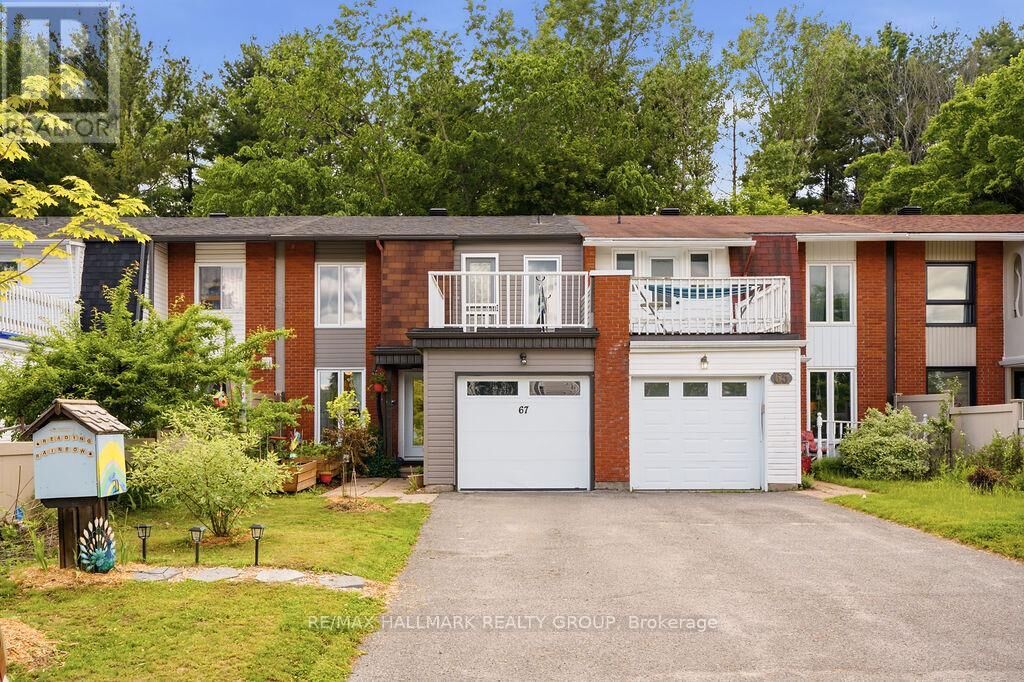 Property Photo:  67 Grady Crescent  ON K2H 5S2 
