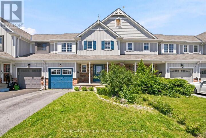 Property Photo:  26 Fallingbrook Crescent  ON K9V 0B3 
