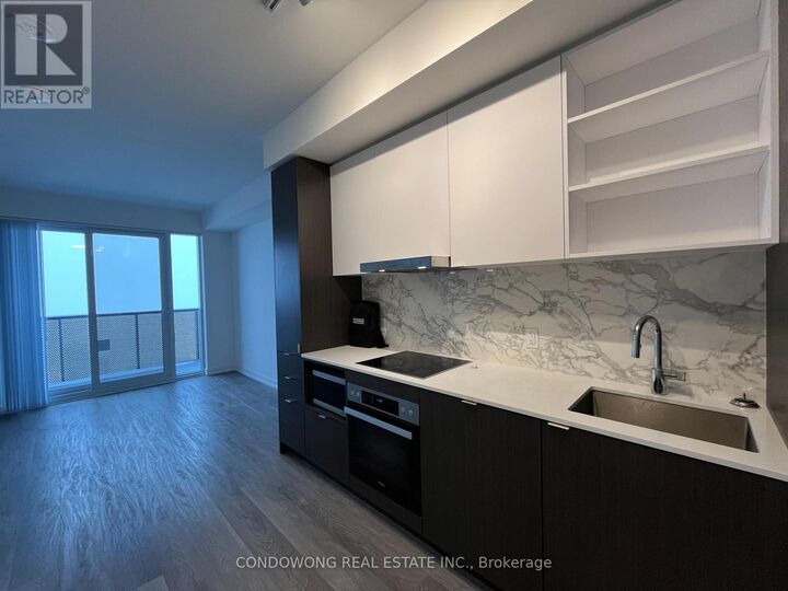 Property Photo:  55 Cooper Street 7706  ON M5E 0G1 