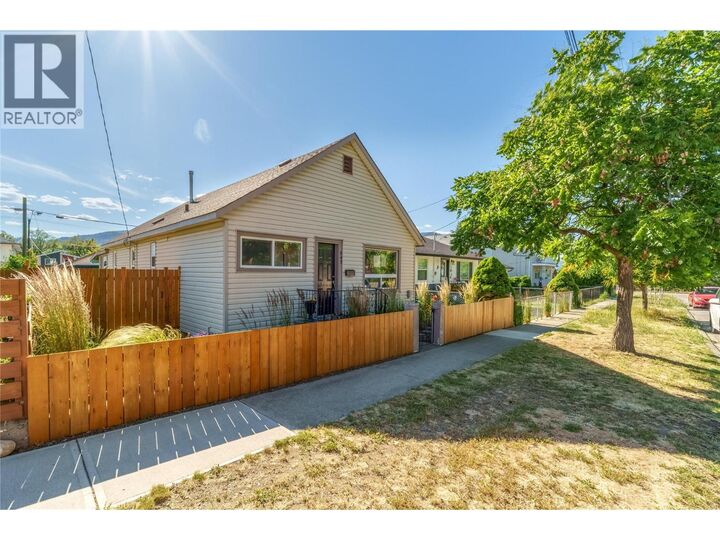 543 Burns Street — photo 1