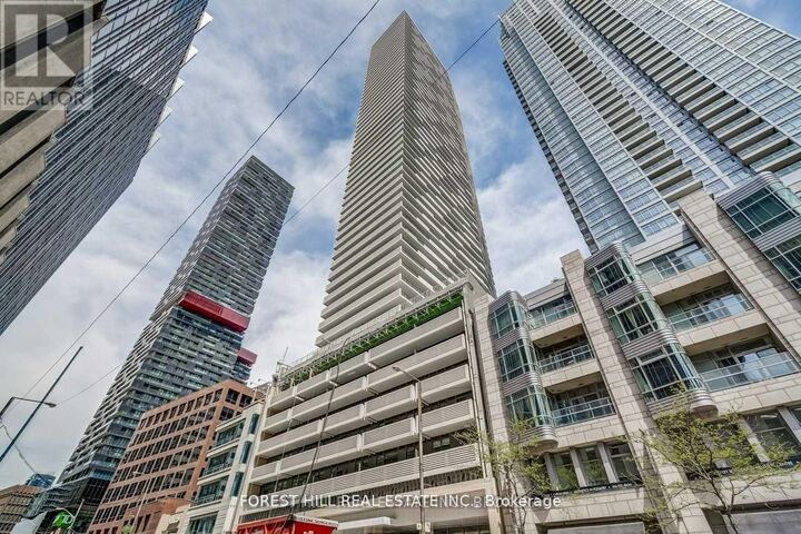 Property Photo:  2221 Yonge Street 5402  ON M4S 2B4 