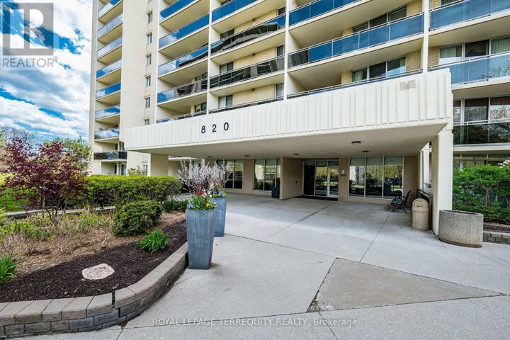Property Photo:  820 Burnhamthorpe Road 1902  ON M9C 4W2 