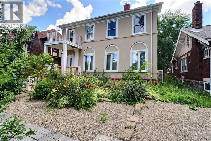 Property Photo: 956 Victoria ON N9A 4N4