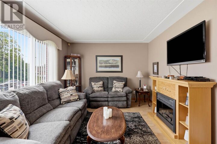 Property Photo:  538 Wilson St  ON P6B 2L3 