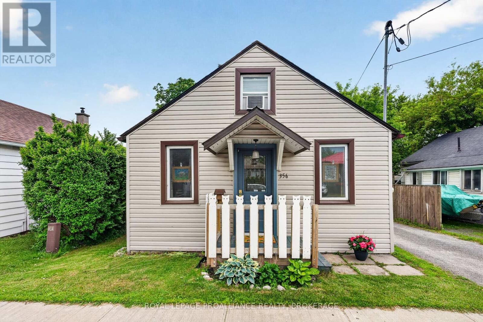 Property Photo:  356 Elliott Avenue  ON K7K 2R5 