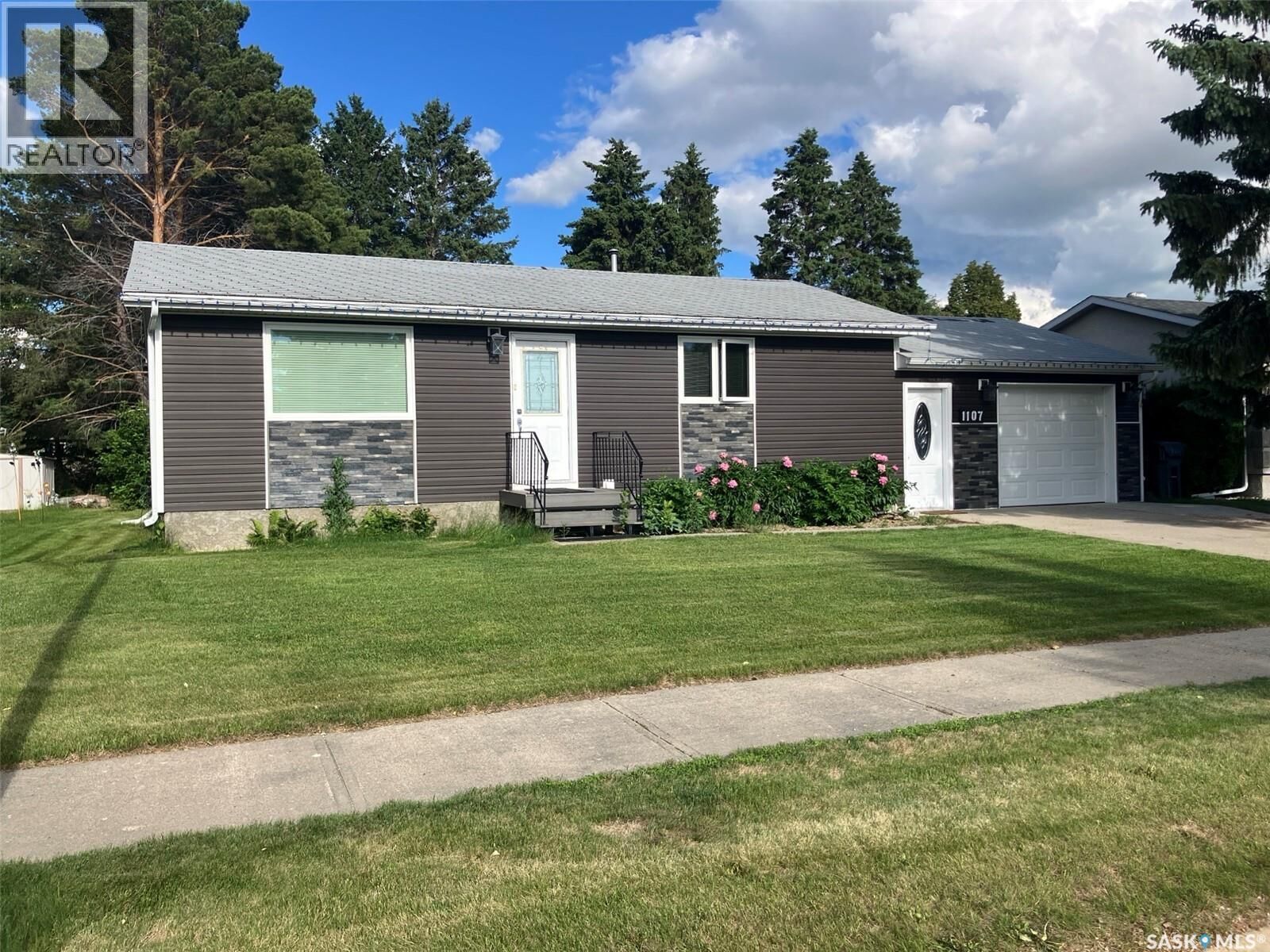 Property Photo:  1107 Centre Street  SK S0E 1E0 