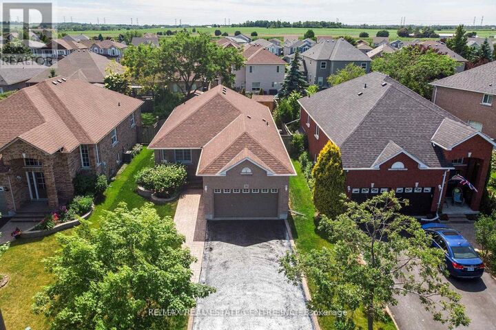 Property Photo:  36 Padfield Drive  ON L1C 5E7 